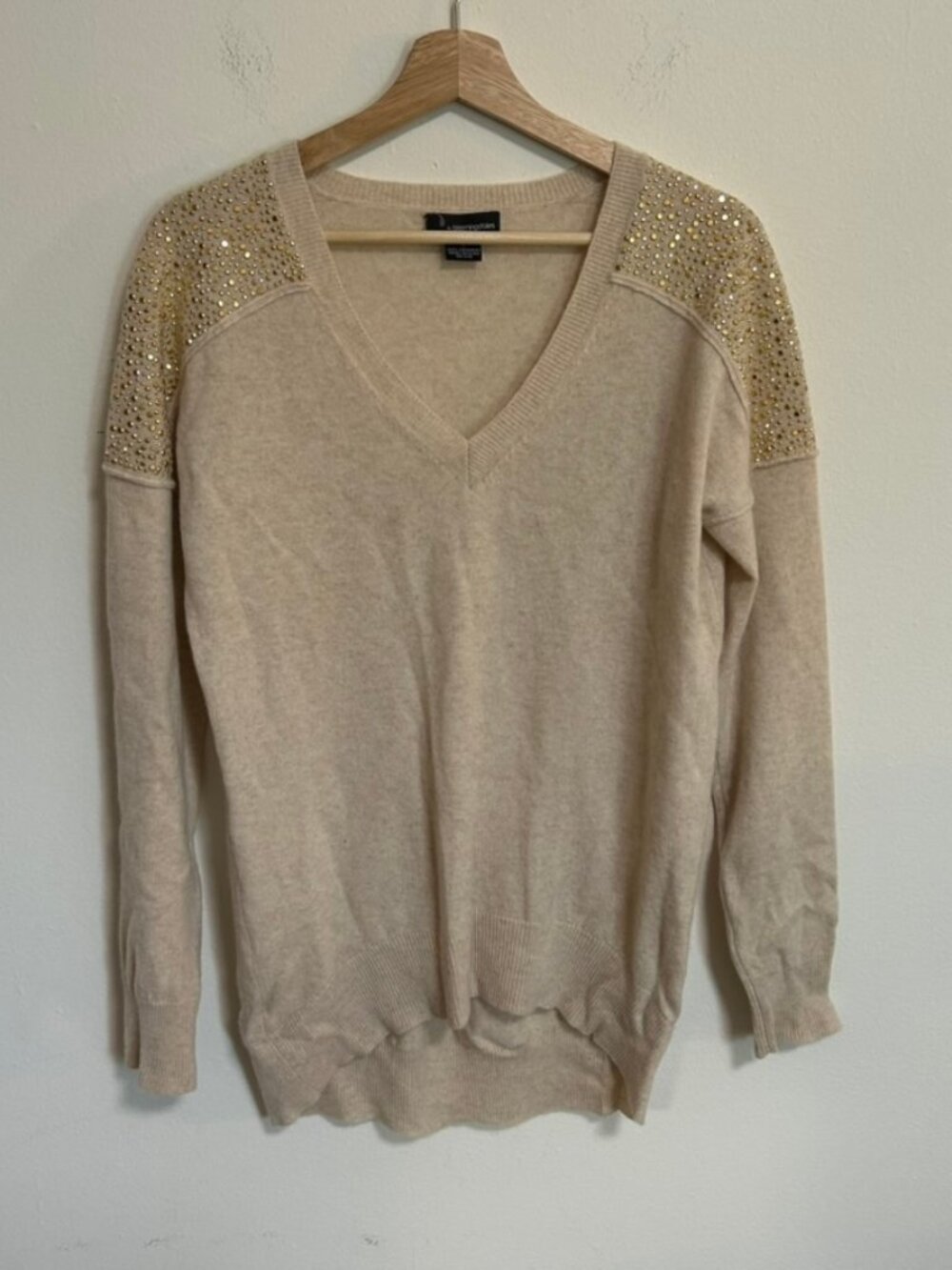 C by Bloomingdale's 100% Cashmere Tan VNeck Sweater Jewel Embellishment Sz M EUC